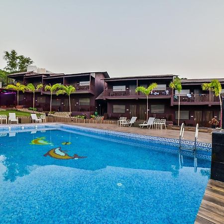 Capital O 18910 La Gracia Resort Morjim Exterior photo